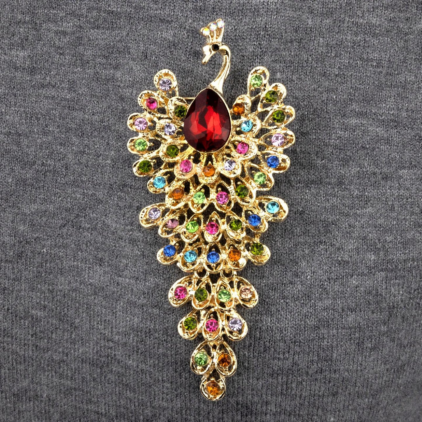Pfau mit Zirkonen und beweglichem Schwanz – goldene Brosche