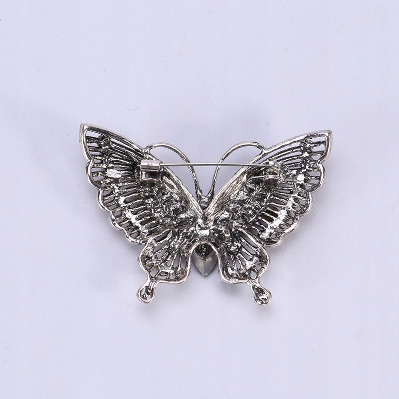 Silberne Schmetterlingsbrosche mit Zirkonia