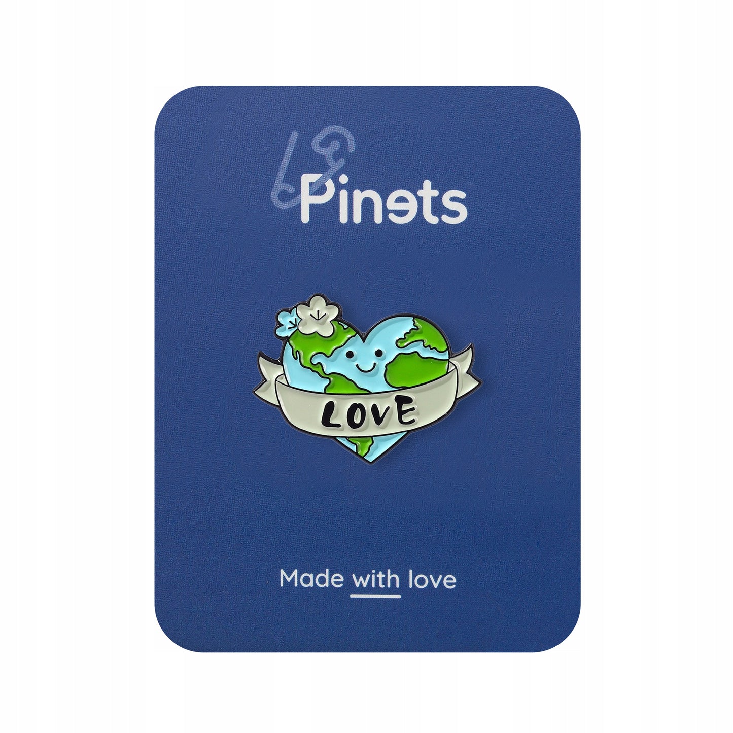 Umweltfreundlicher Pin mit einem Herz in Form des Planeten Erde und der Aufschrift „Love“