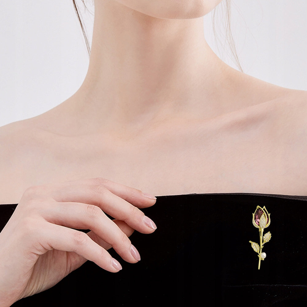 Rose mit Zirkonen und einer Perle – 14 Karat vergoldete Brosche
