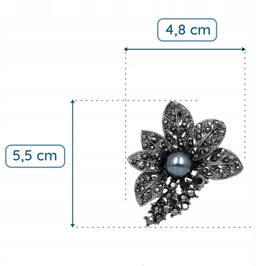 Schwarze Blume mit Perlenbrosche