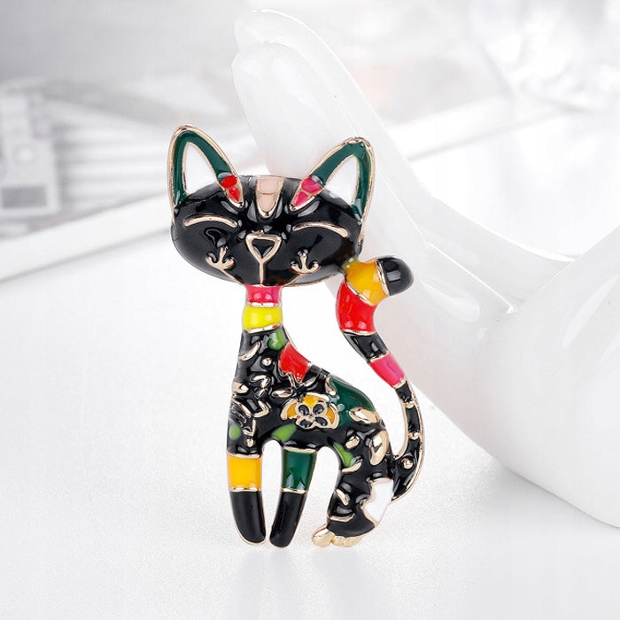 Schwarz gefleckte Katze – eine Brosche als Geschenk für einen Katzenliebhaber