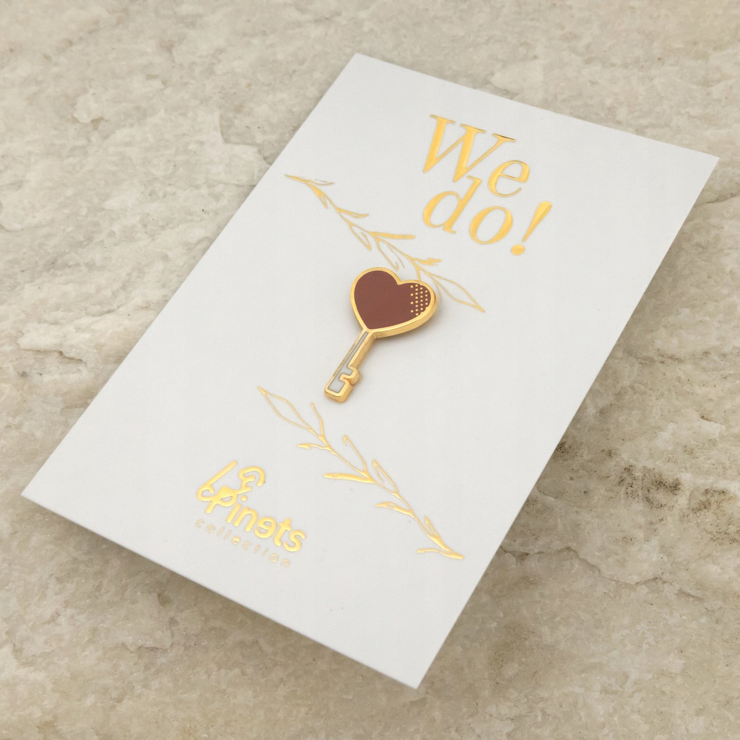 Hochzeitsnadel - rosa Herz auf einem Schlüssel - Hochzeitsgeschenk