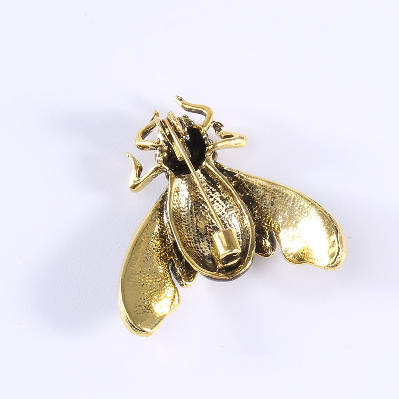 Fliege mit Zirkonia Brosche