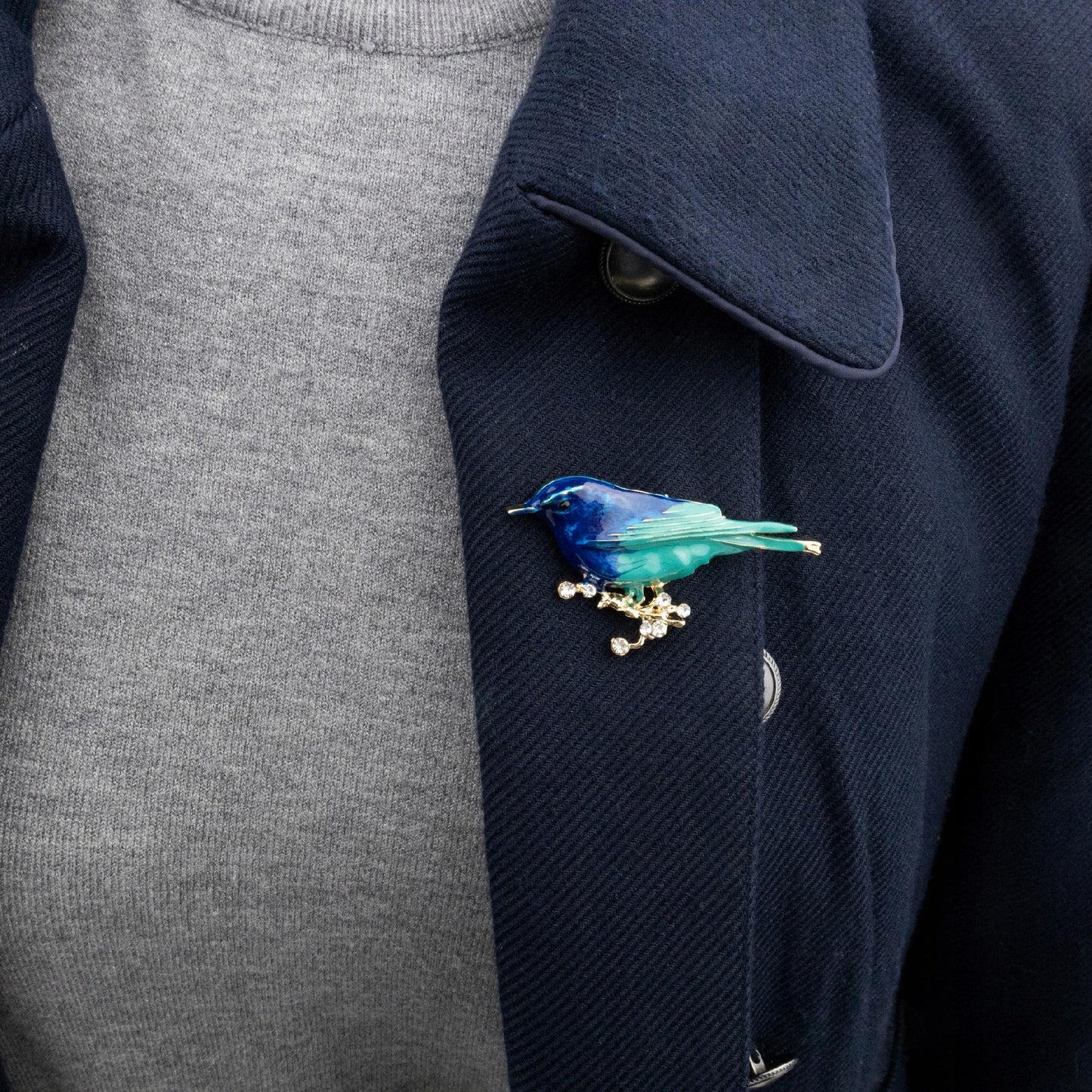 Blauer und blauer Vogel - Brosche mit Zirkonias