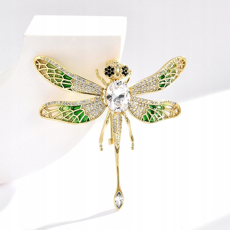 Grüne Libelle mit Zirkonia – 14 Karat vergoldete Brosche