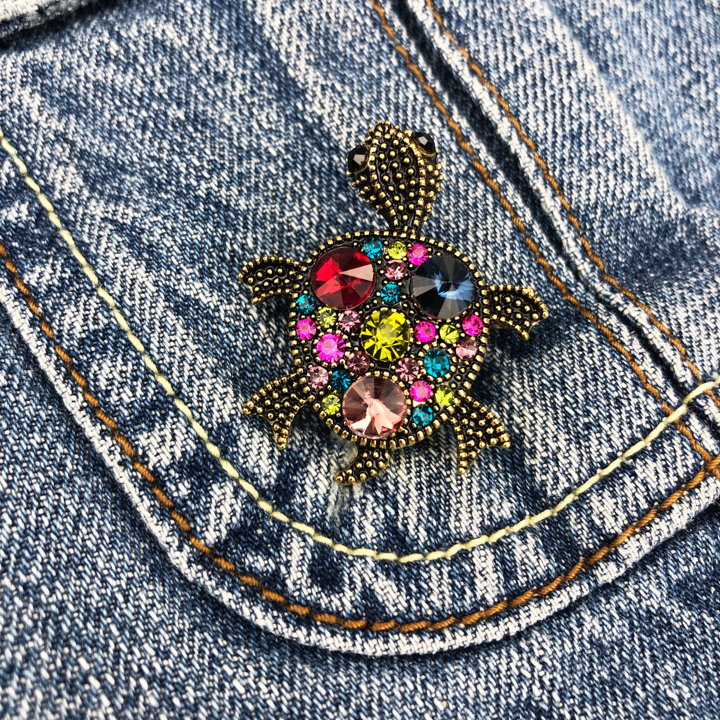 Schildkrötenbrosche mit Zirkonia