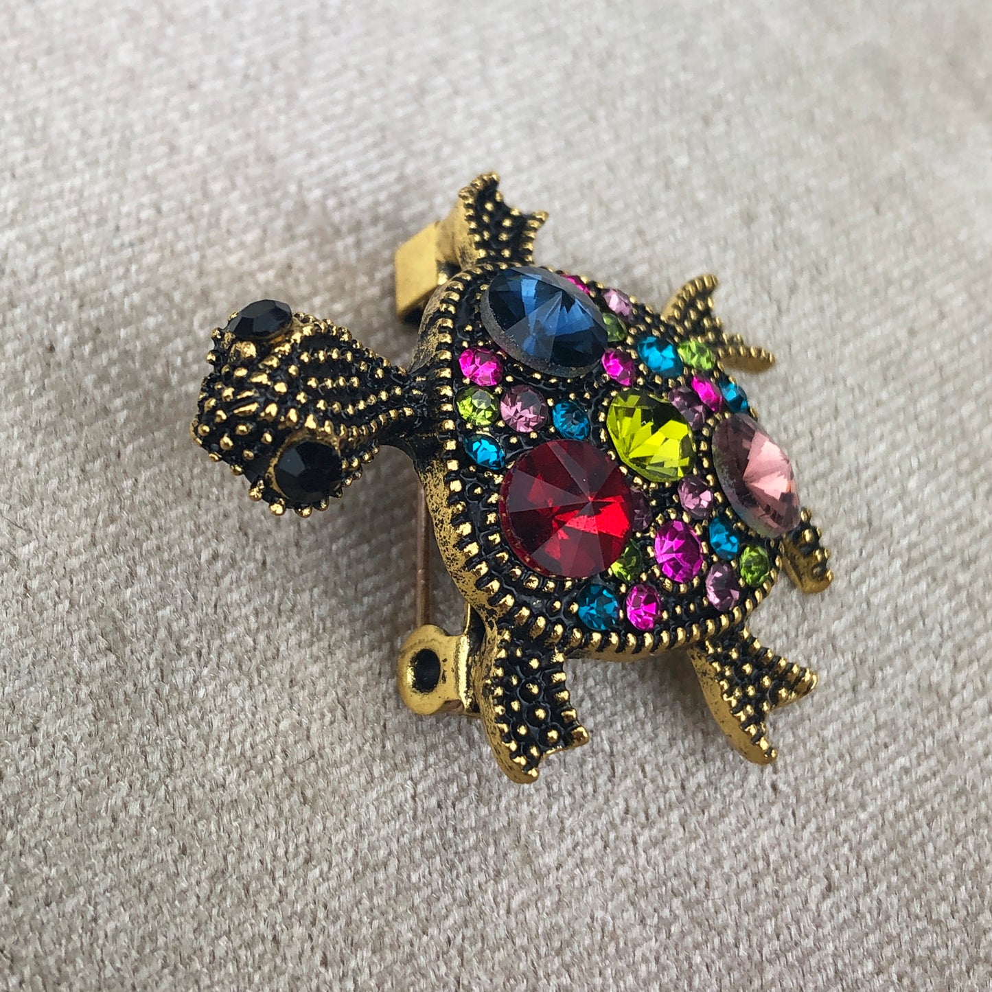 Schildkrötenbrosche mit Zirkonia