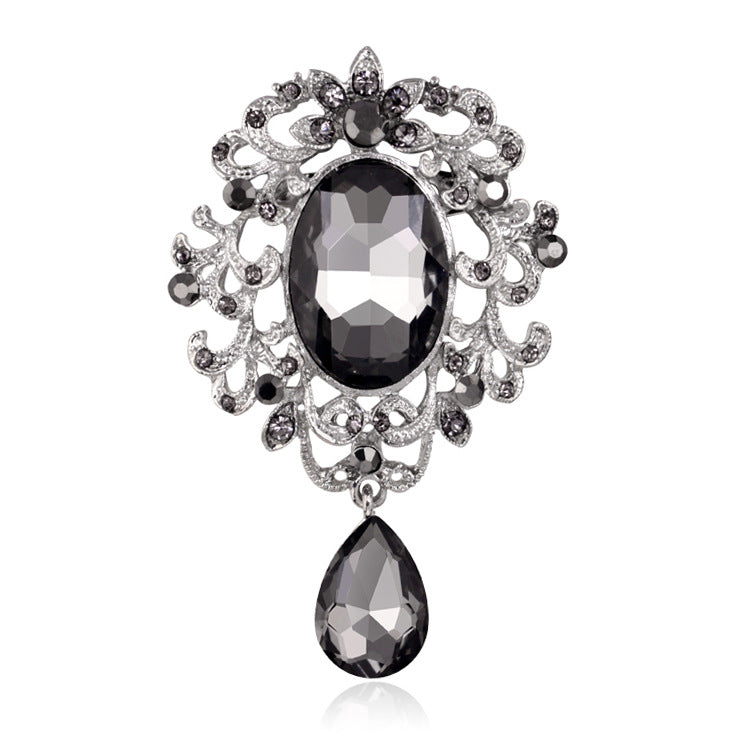 Barocke Brosche mit Zirkonia