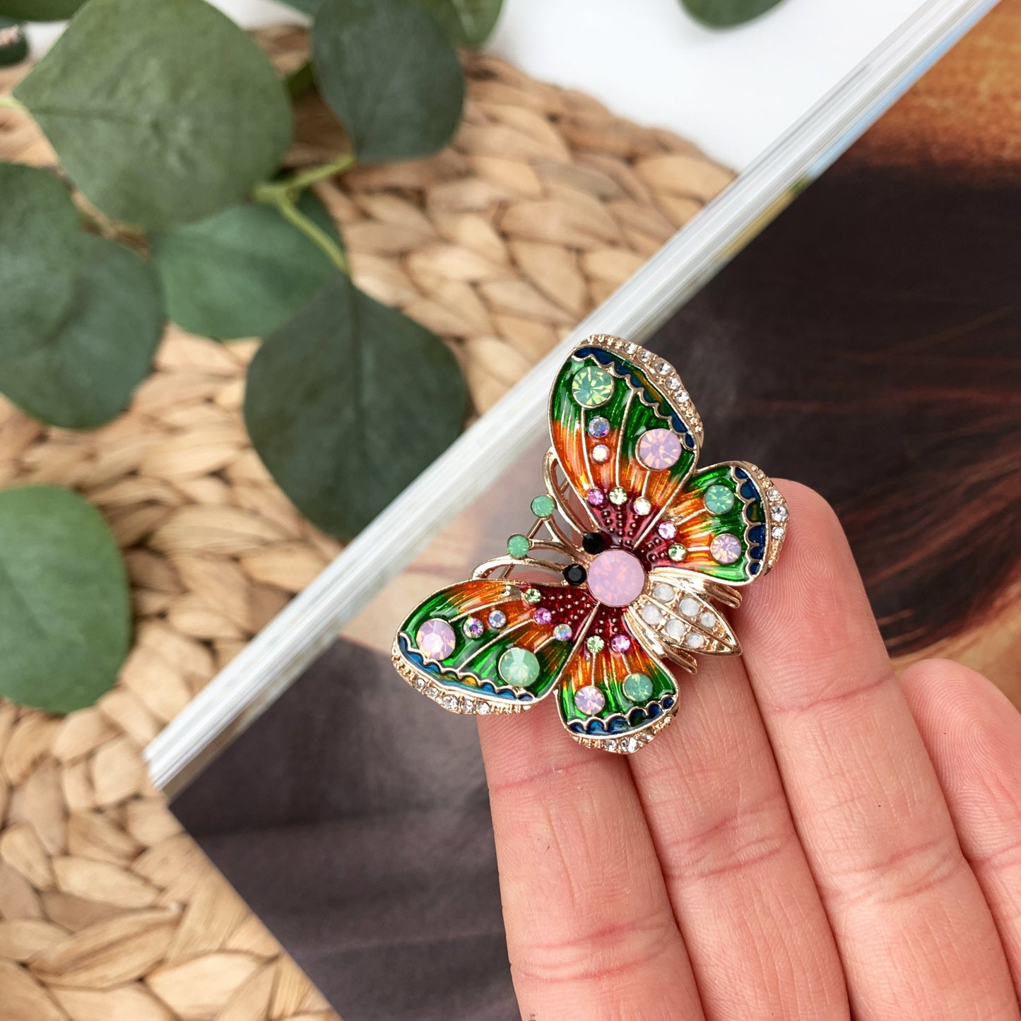 Bunte Schmetterlingsbrosche mit Zirkonia