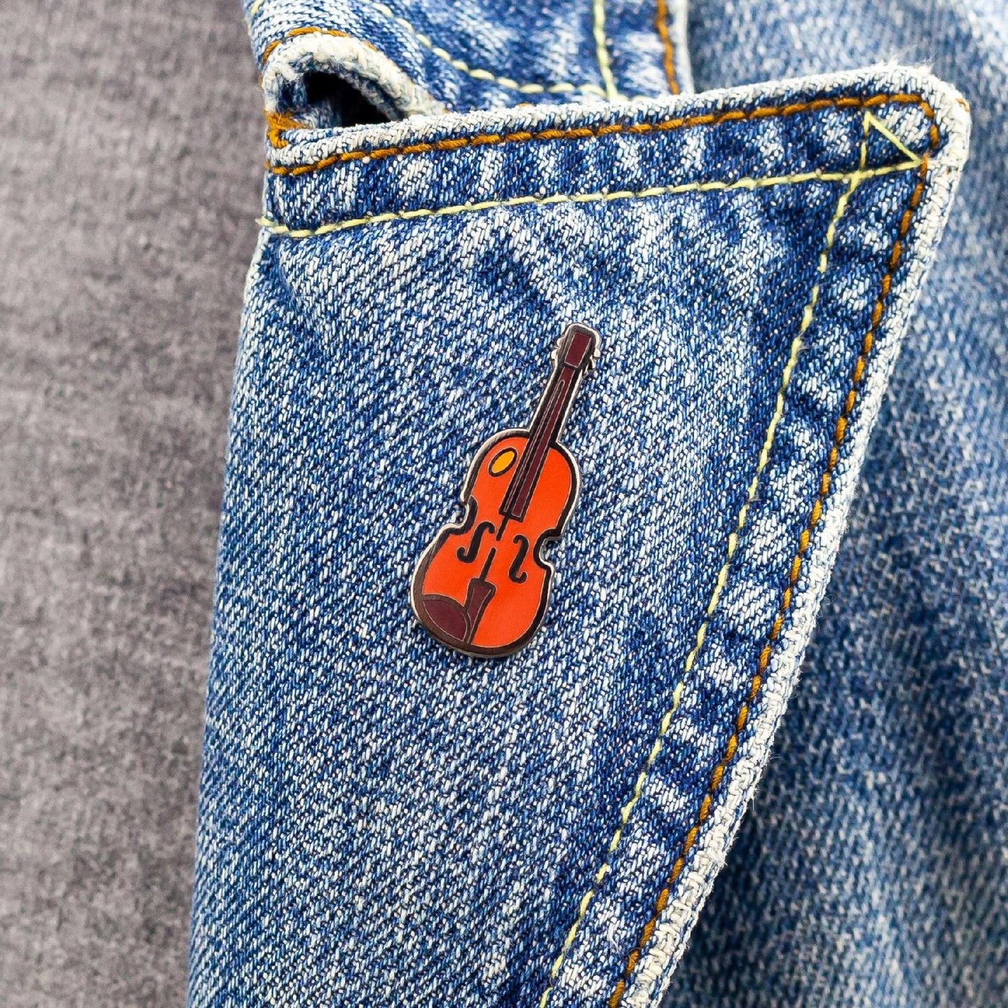 Cello - ein Abzeichen für einen Musikliebhaber