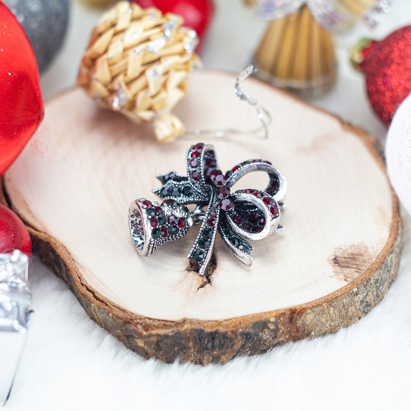 Glocke mit Zirkonia Weihnachtsbrosche