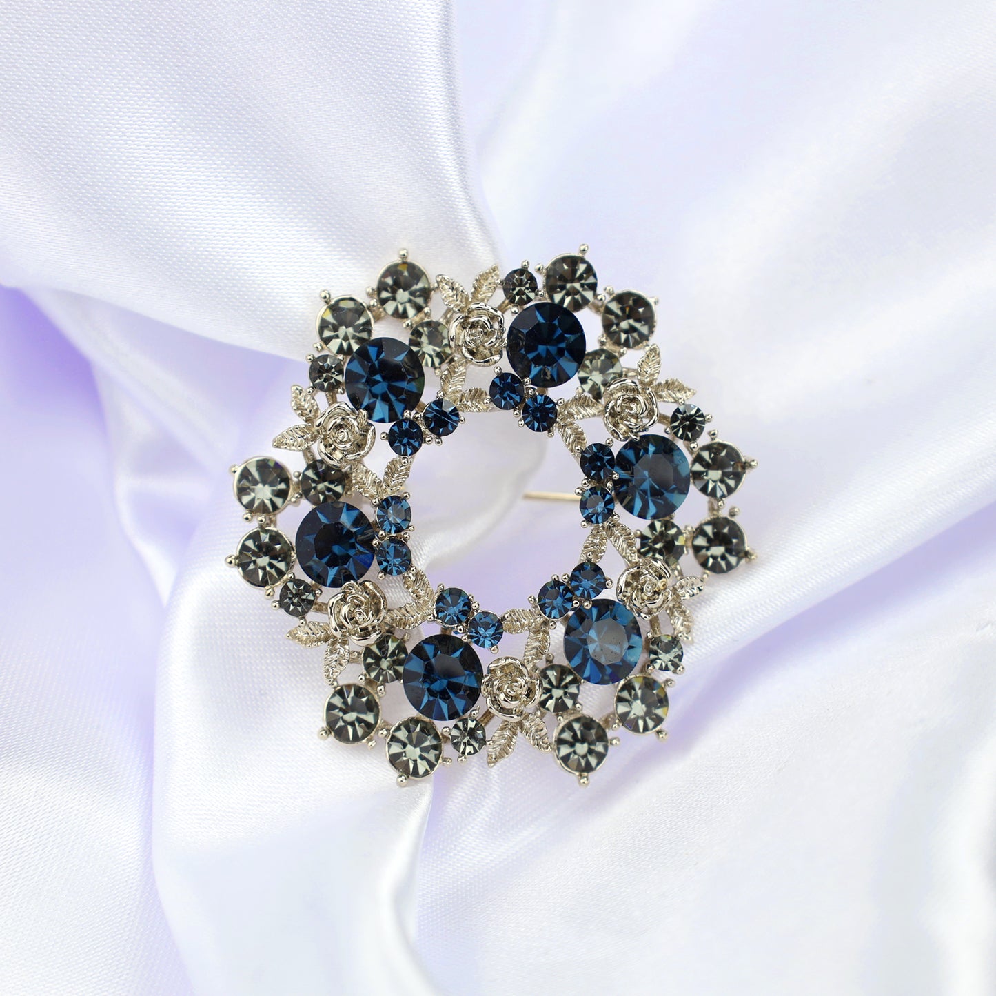 Kranz mit Rosen 14 Karat vergoldete Brosche