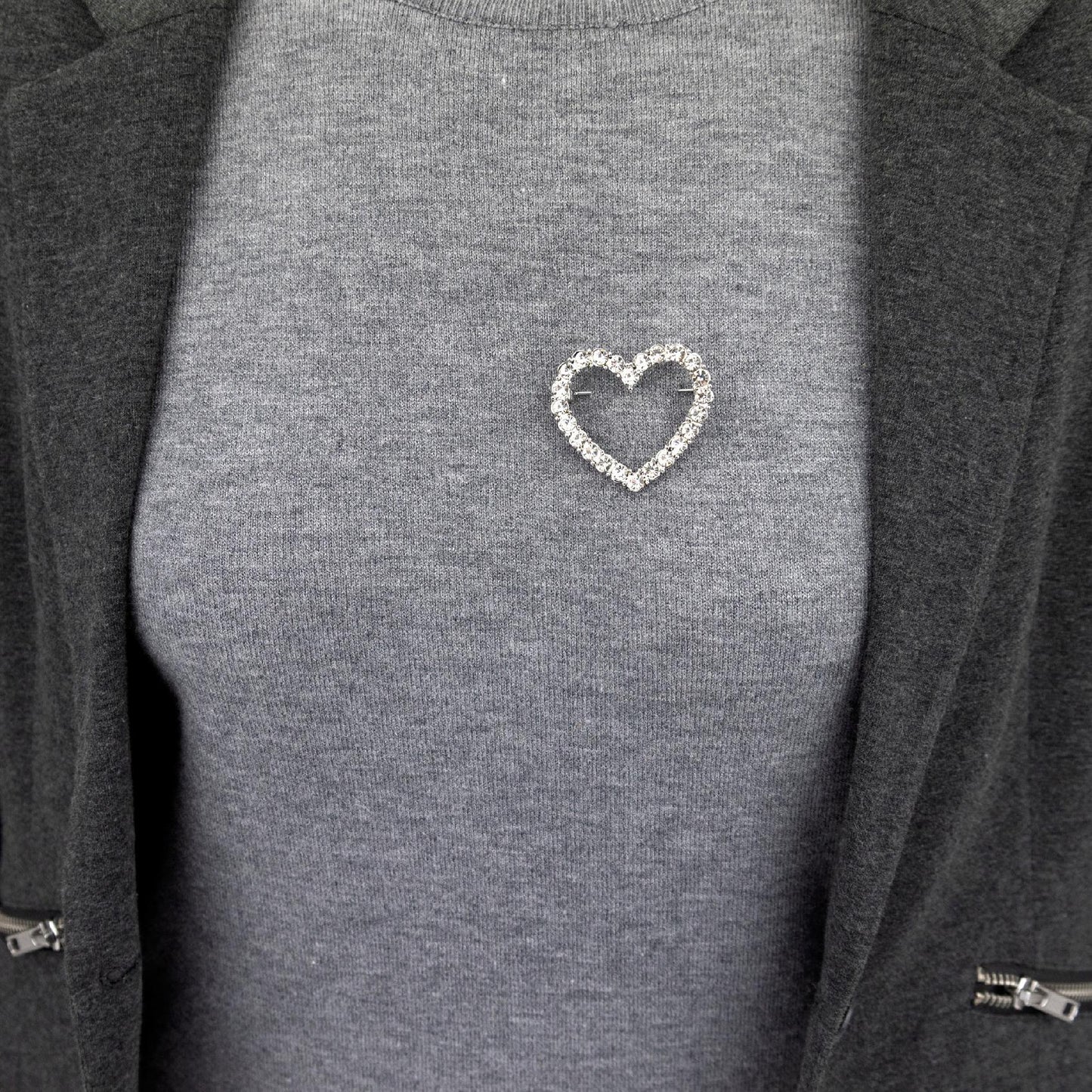Silbernes Herz mit Zirkonia - Valentinstagsbrosche