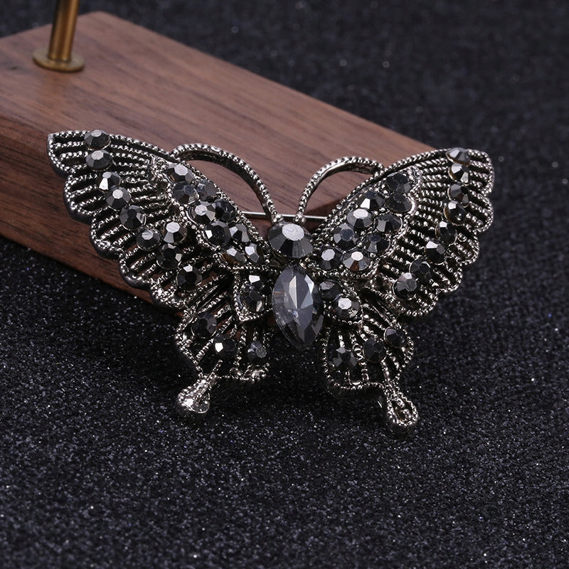 Silberne Schmetterlingsbrosche mit Zirkonia