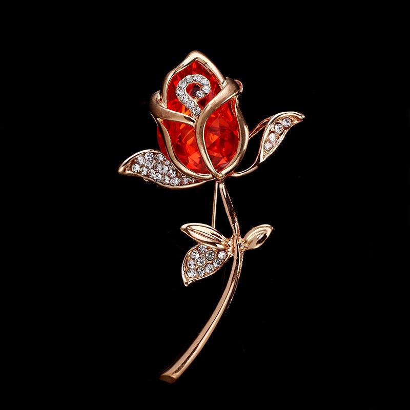 Rote Rose mit Zirkonia-Brosche