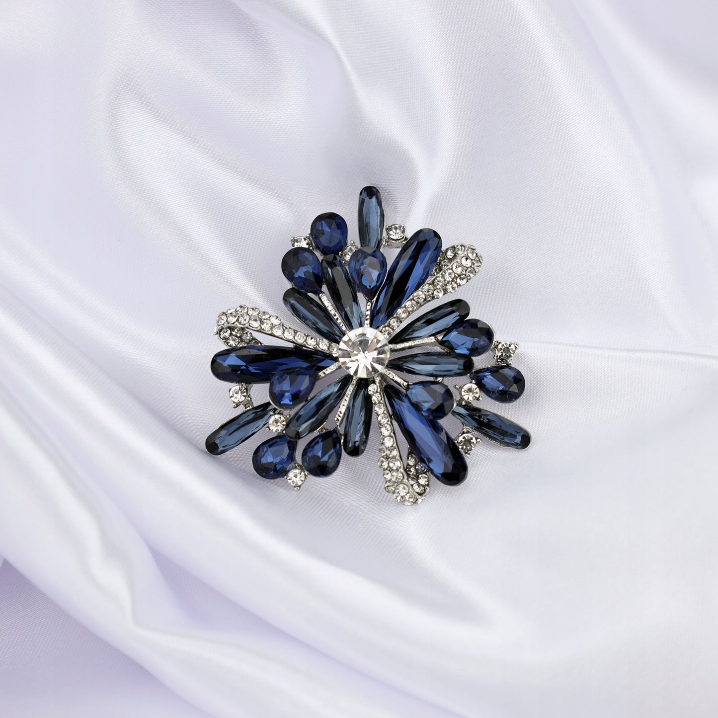 Blaue Blume - Brosche mit Zirkonia