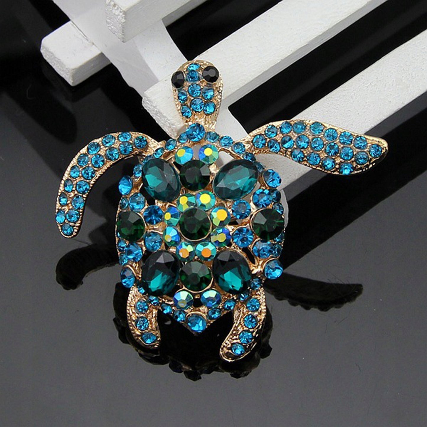 Schildkröte mit Zirkonen - eine Brosche zum Verschenken