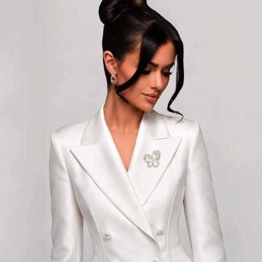 Broszka motyl z masą perłową złota elegancka ozdoba do marynarki