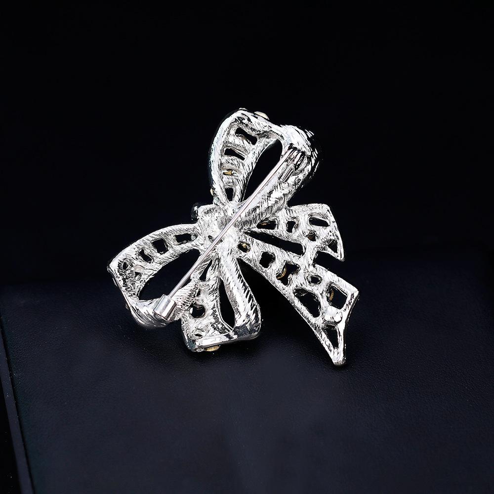 Kokarda Broszka z cyrkoniami - Pinets Polska