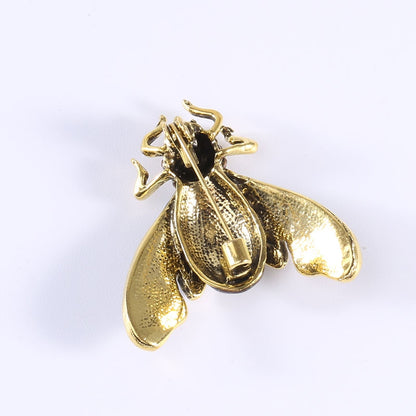 Fliege mit Zirkonia Brosche