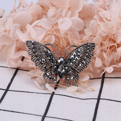 Silberne Schmetterlingsbrosche mit Zirkonia