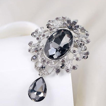 Barocke Brosche mit Zirkonia