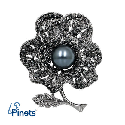 Blumenbrosche mit Perle