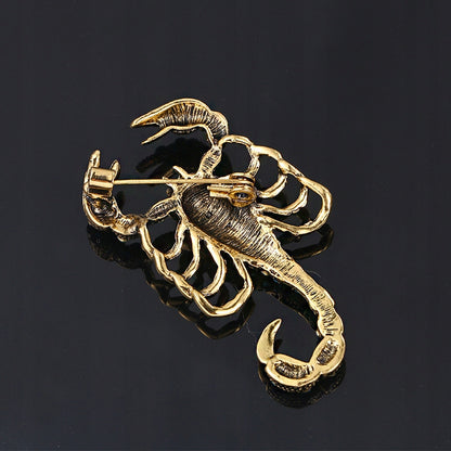Skorpion mit Zirkonia-Brosche