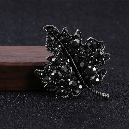 Silberne Blattbrosche mit Zirkonia