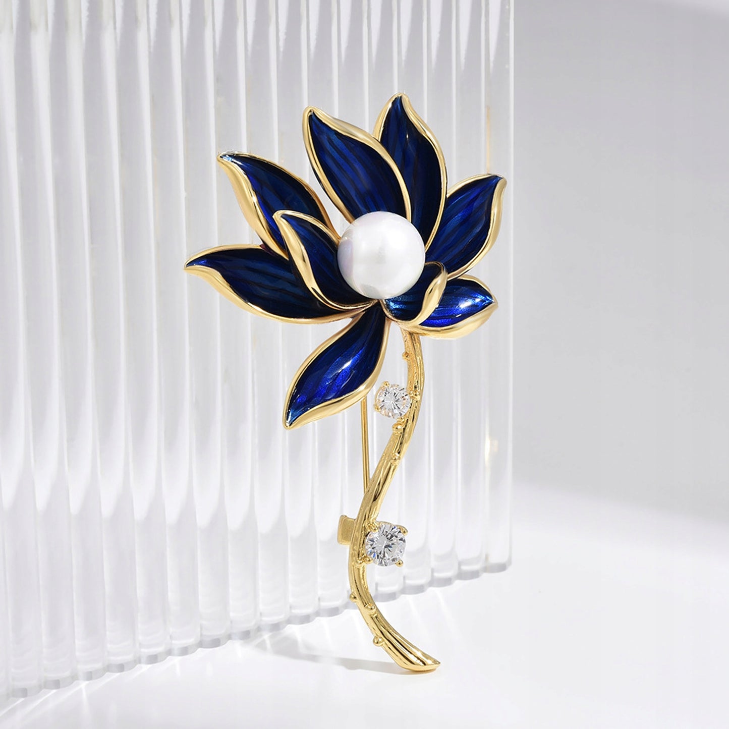 Lotusblume – 14 Karat vergoldete Brosche