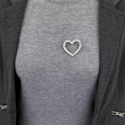 Silbernes Herz mit Zirkonia - Valentinstagsbrosche