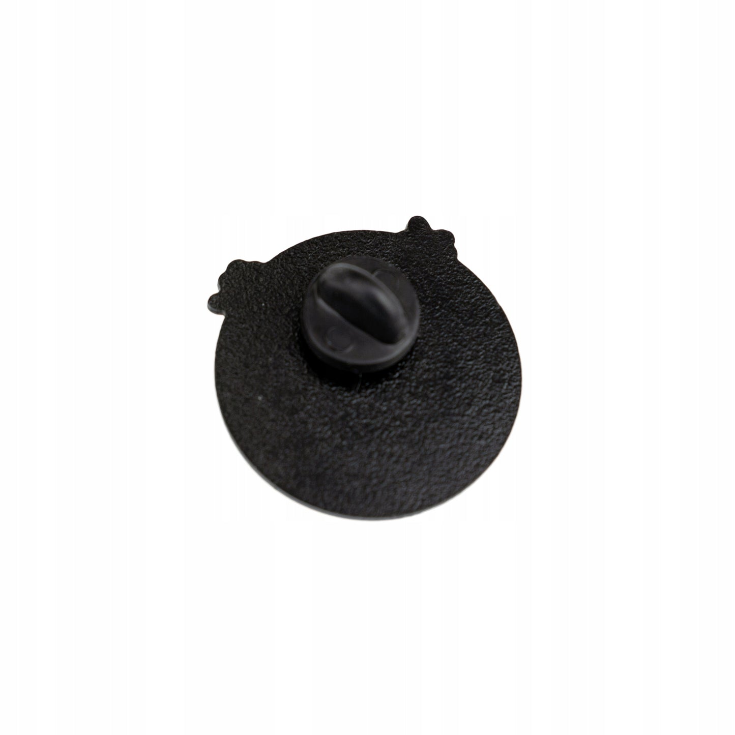 Ökologische Anstecknadel in Form des Planeten Erde mit einem Kranz und dem Slogan „Be Kind“