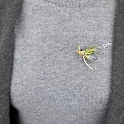 Libelle mit grünen Harzflügeln - Brosche